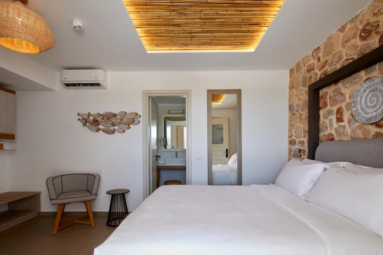 Sea Breeze Santorini Beach Resort, Curio By Hilton Agios Georgios  Exterior photo