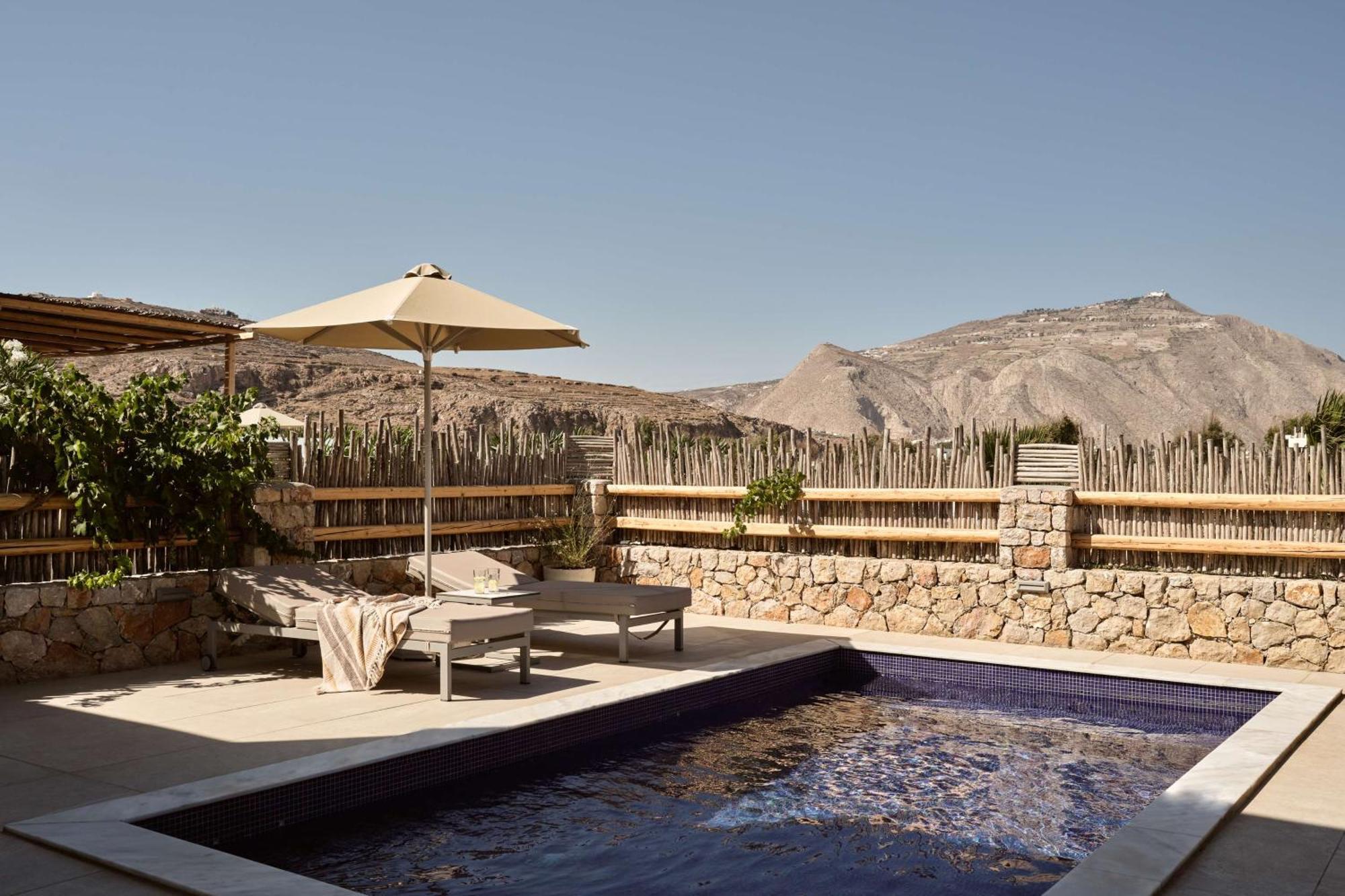 Sea Breeze Santorini Beach Resort, Curio By Hilton Agios Georgios  Exterior photo