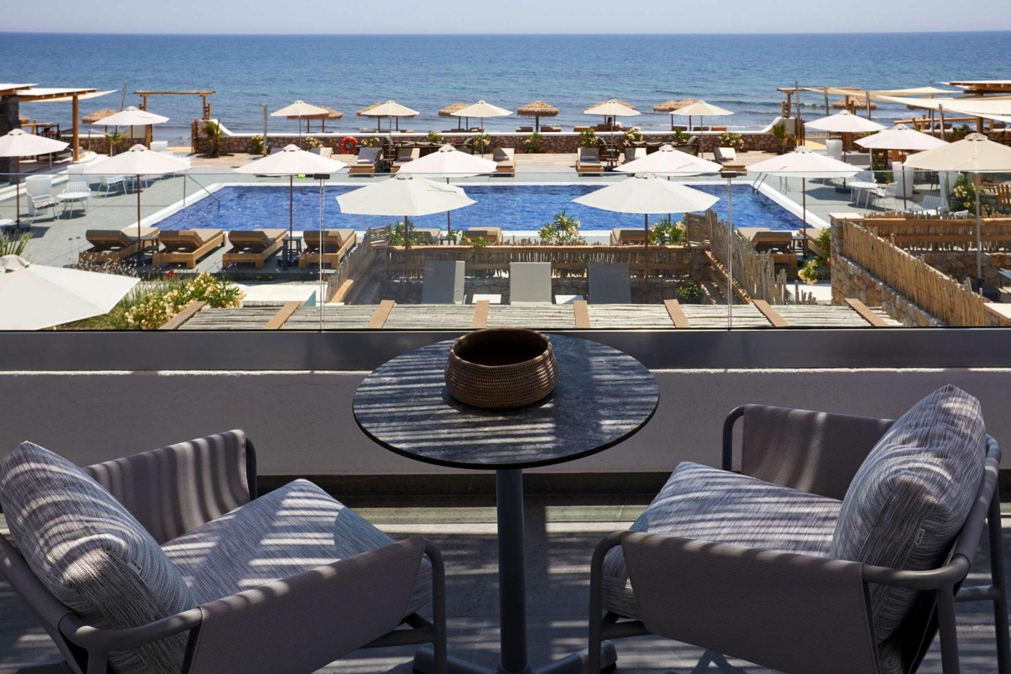 Sea Breeze Santorini Beach Resort, Curio By Hilton Agios Georgios  Exterior photo