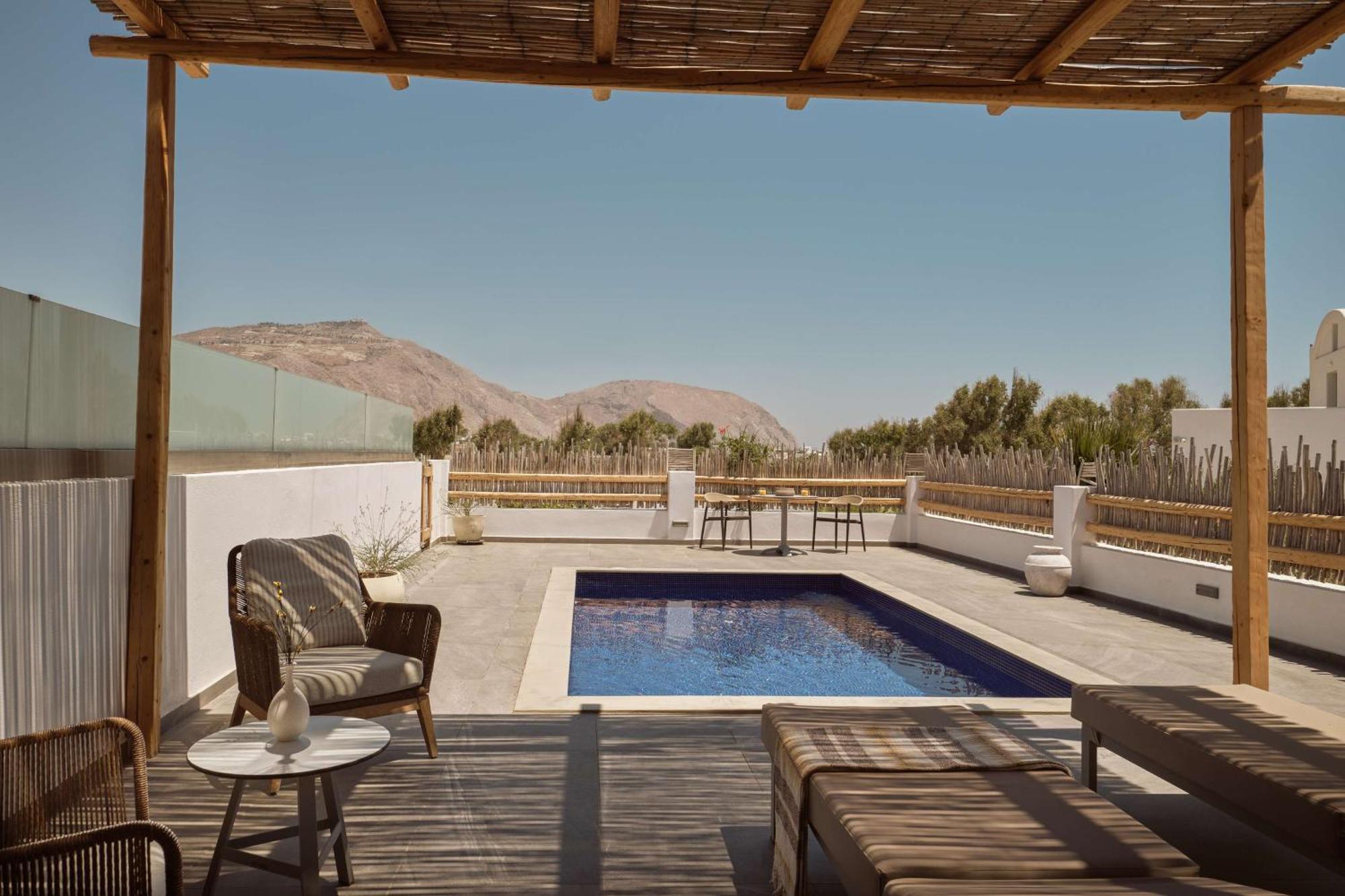 Sea Breeze Santorini Beach Resort, Curio By Hilton Agios Georgios  Exterior photo