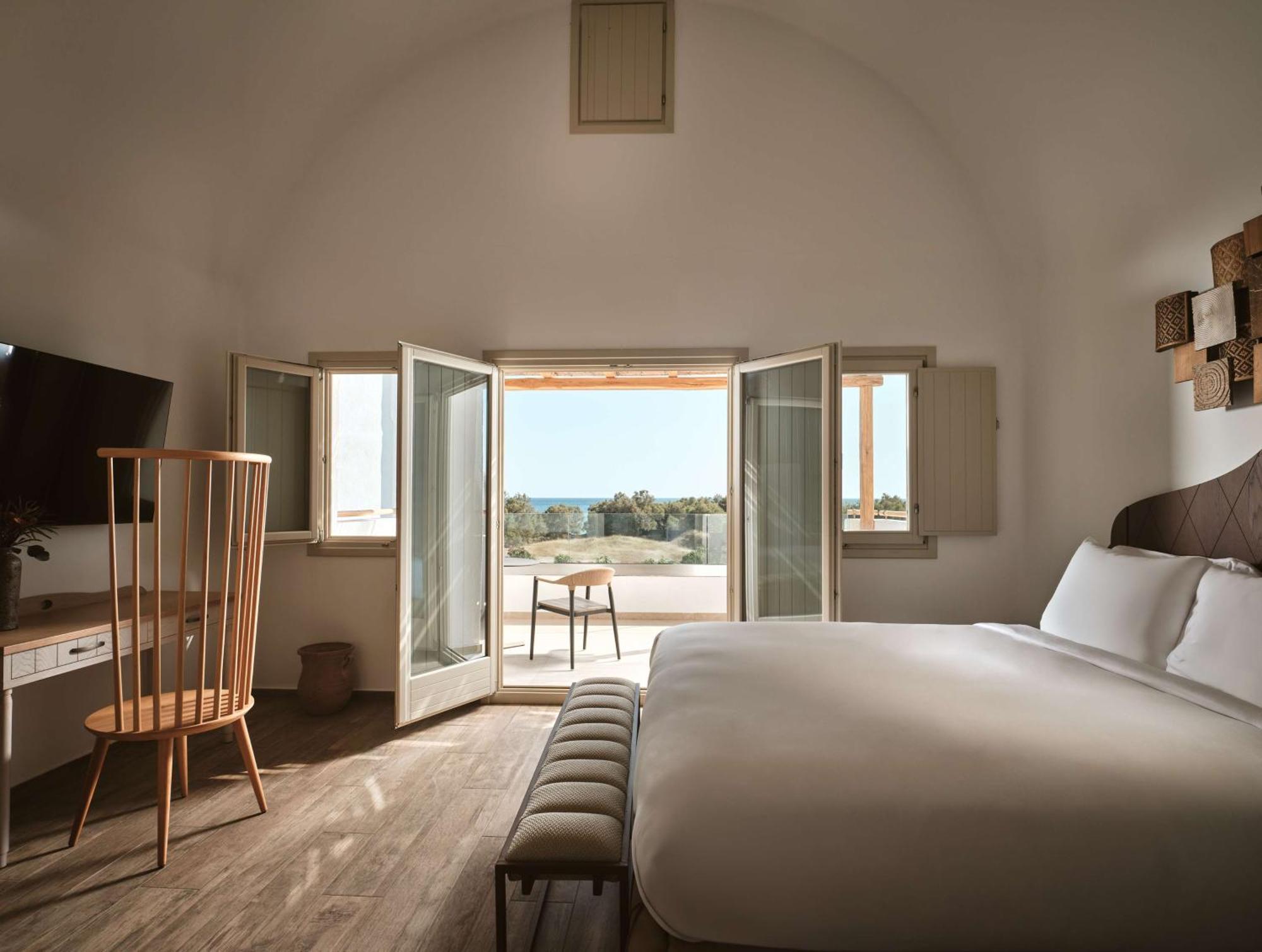 Sea Breeze Santorini Beach Resort, Curio By Hilton Agios Georgios  Exterior photo