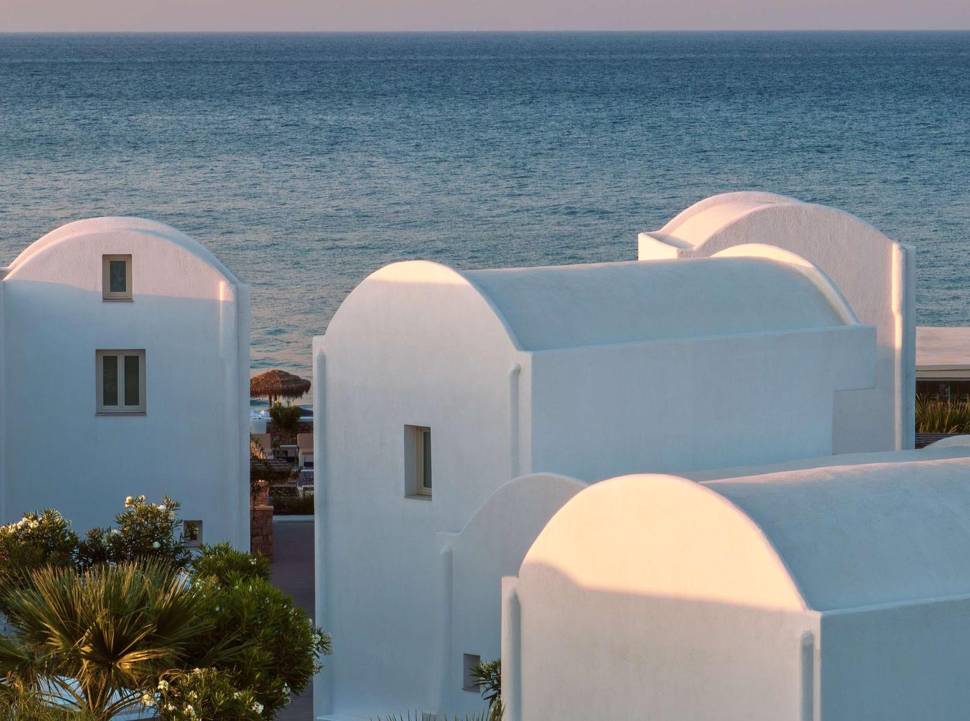 Sea Breeze Santorini Beach Resort, Curio By Hilton Agios Georgios  Exterior photo